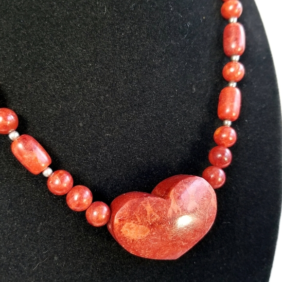 GSJ Spiny Oyster Heart & Bead Necklace EUC - Picture 5 of 14